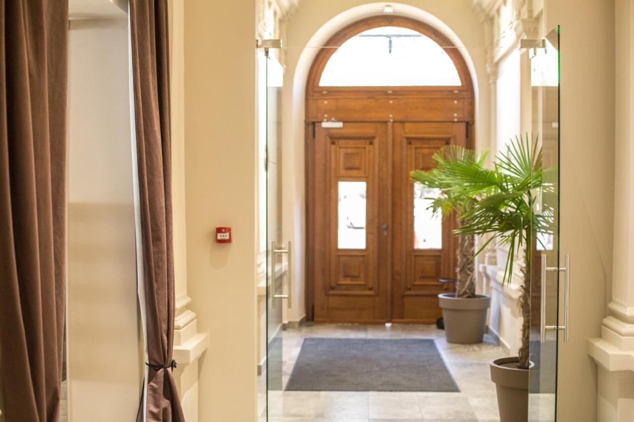 Hotel Grand Hedonist Pančevo Dış mekan fotoğraf